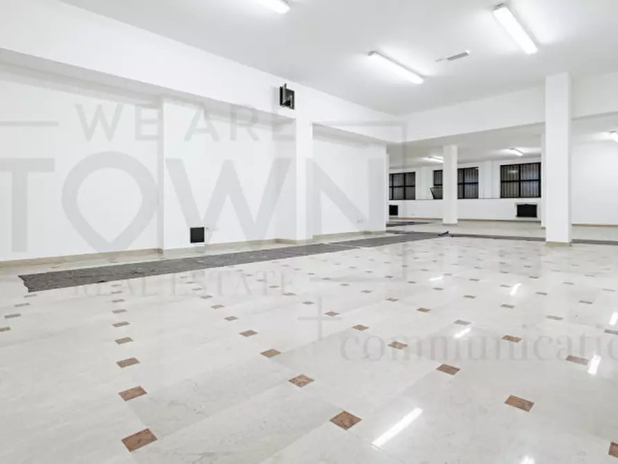 Immagine 10 di Negozio in vendita  in Via Ponte Seveso 40 a Milano