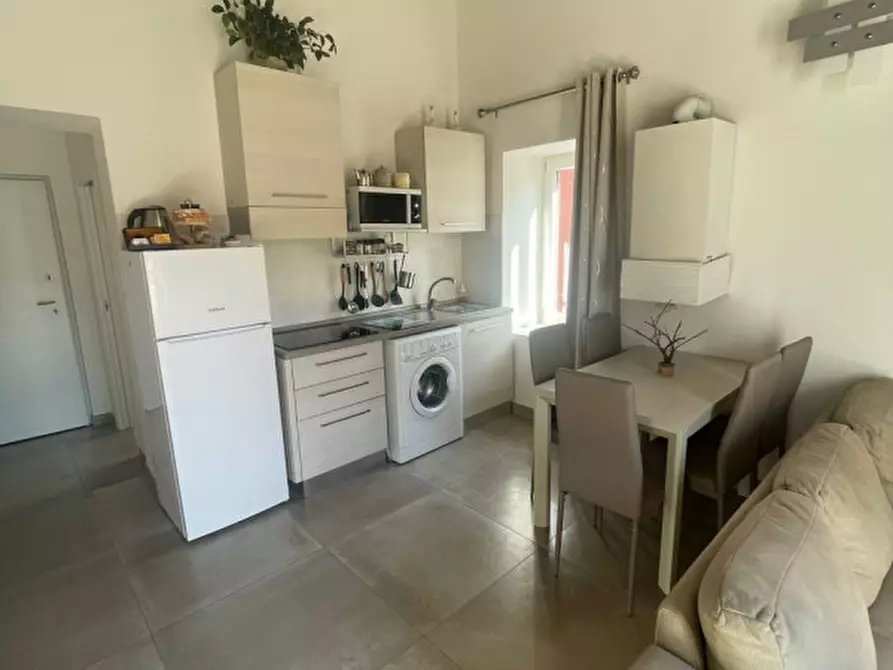 Immagine 3 di Appartamento in affitto  in via trinitá degli spagnoli 12 a Napoli