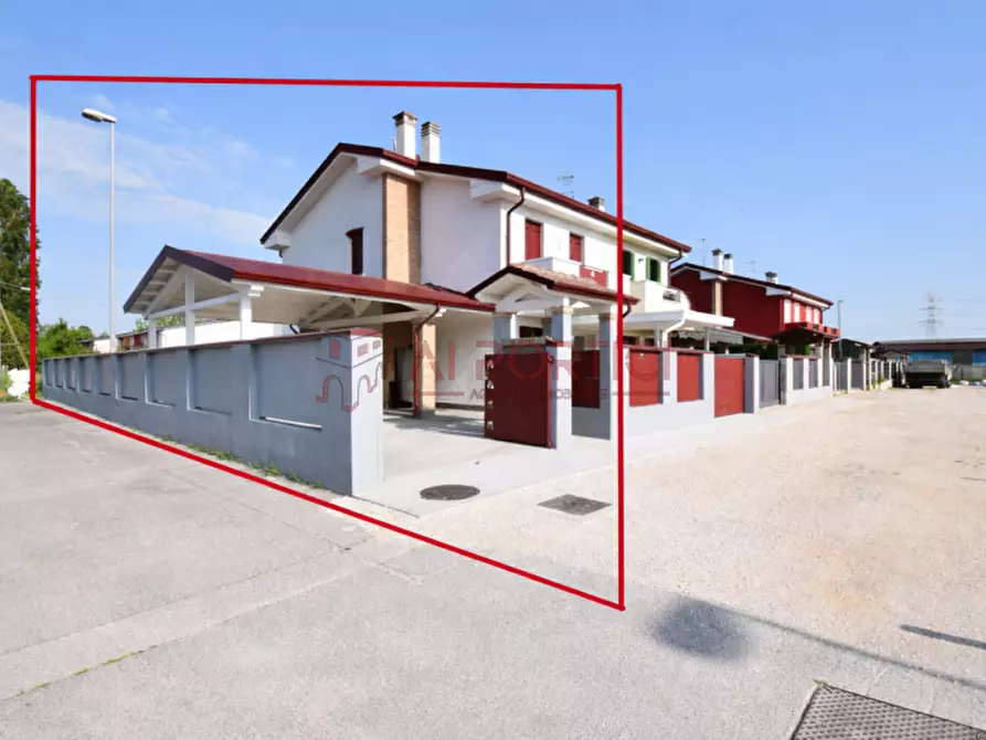 Immagine 2 di Casa trifamiliare in vendita  in via delle saline a Codevigo