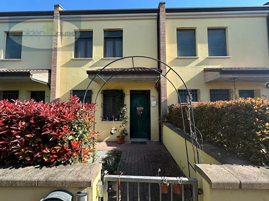 Immagine 1 di Villetta a schiera in vendita  in Via Gaetano Montanari 14 a Argenta