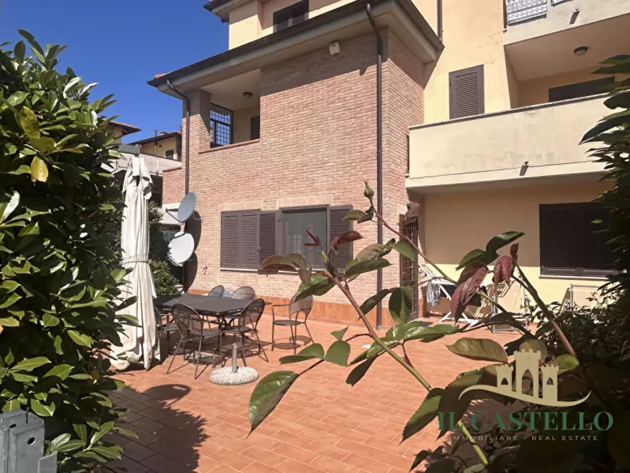 Immagine 1 di Appartamento in vendita  in Via Vittorio Formentano a Castiglione Del Lago