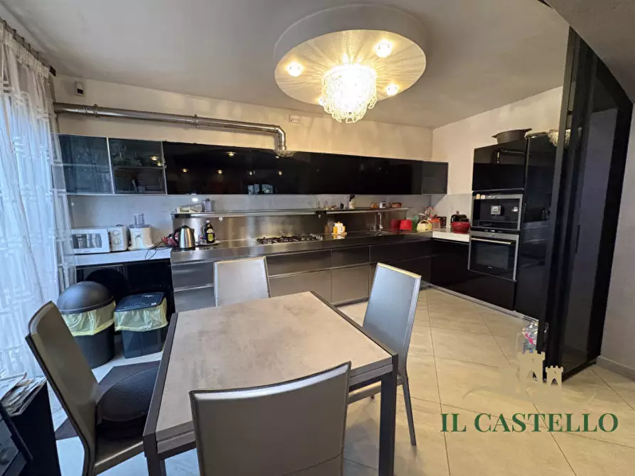 Immagine 3 di Appartamento in vendita  in Via Vittorio Formentano a Castiglione Del Lago