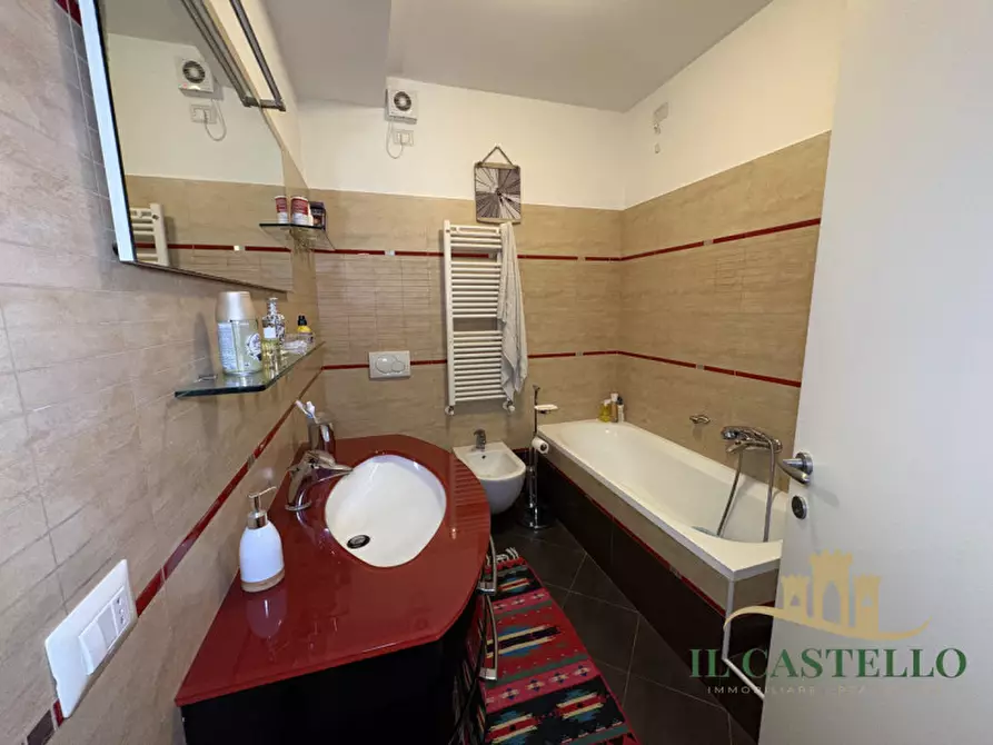 Immagine 10 di Appartamento in vendita  in Via Vittorio Formentano a Castiglione Del Lago
