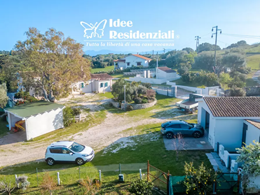 Immagine 4 di Villa in vendita  a Olbia