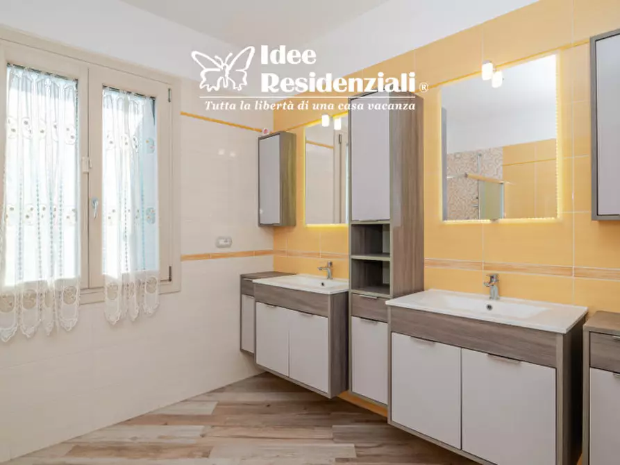 Immagine 22 di Villa in vendita  a Olbia