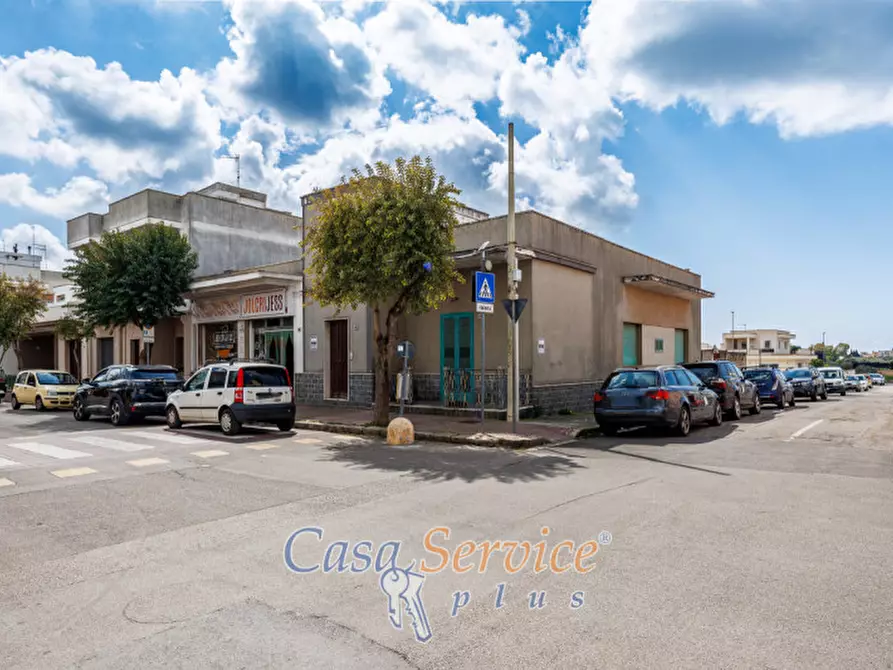 Immagine 4 di Villa in vendita  in Via De Gasperi a Sannicola