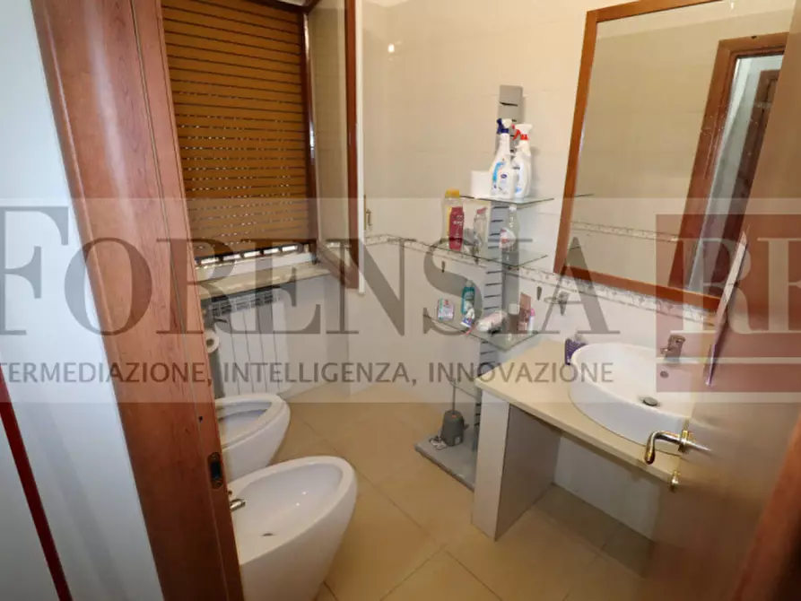 Immagine 11 di Appartamento in vendita  in Viale Abramo Lincoln, 137 a Caserta