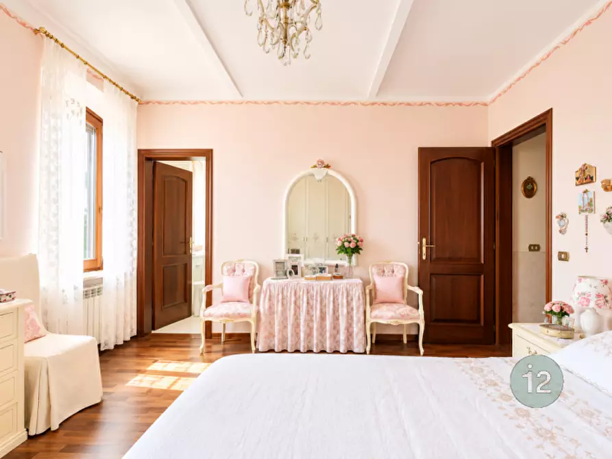 Immagine 8 di Villa in vendita  in Via Verzola a San Possidonio