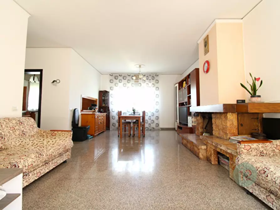 Immagine 5 di Casa trifamiliare in vendita  in via serafina a Mirandola