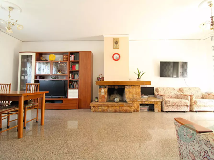 Immagine 6 di Casa trifamiliare in vendita  in via serafina a Mirandola