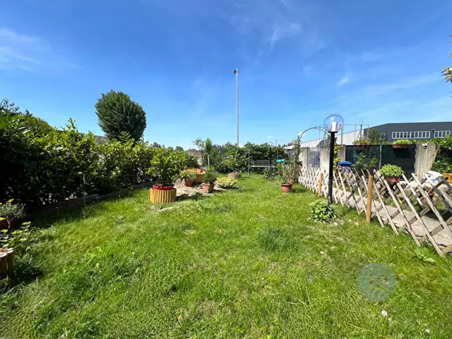 Immagine 24 di Casa trifamiliare in vendita  in via serafina a Mirandola