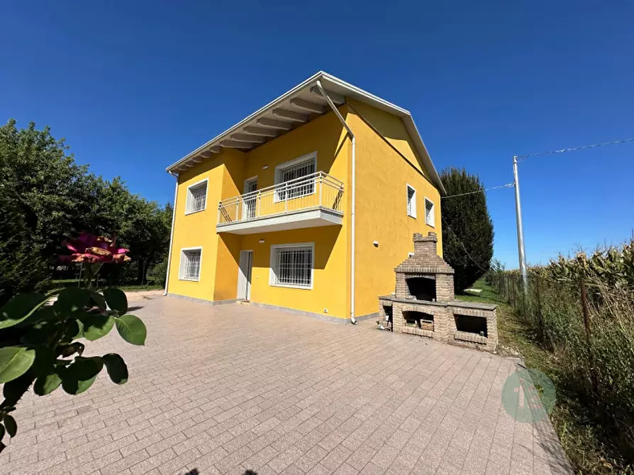 Immagine 3 di Casa indipendente in vendita  in Via Borghetto a Mirandola
