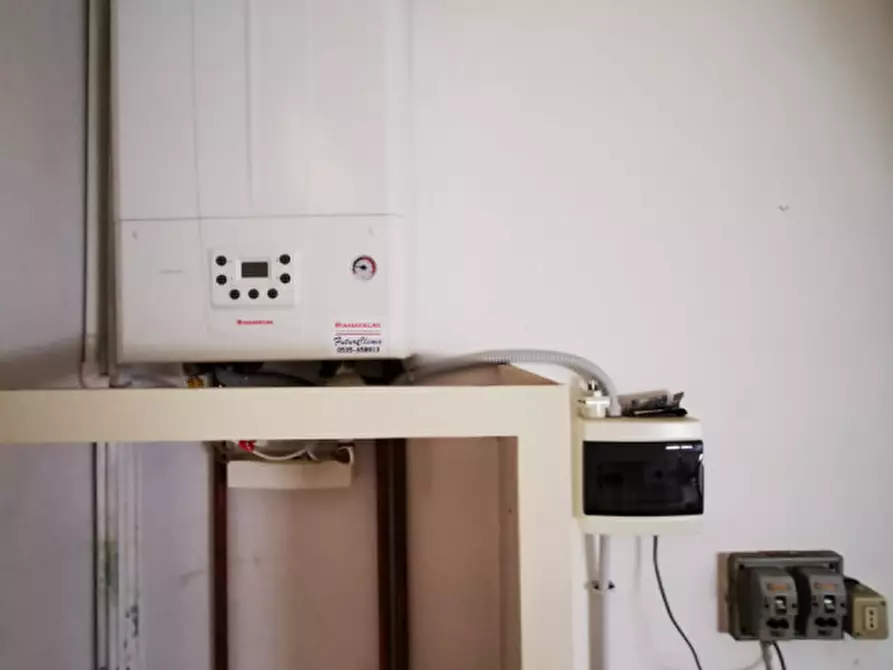 Immagine 18 di Casa indipendente in vendita  a Mirandola