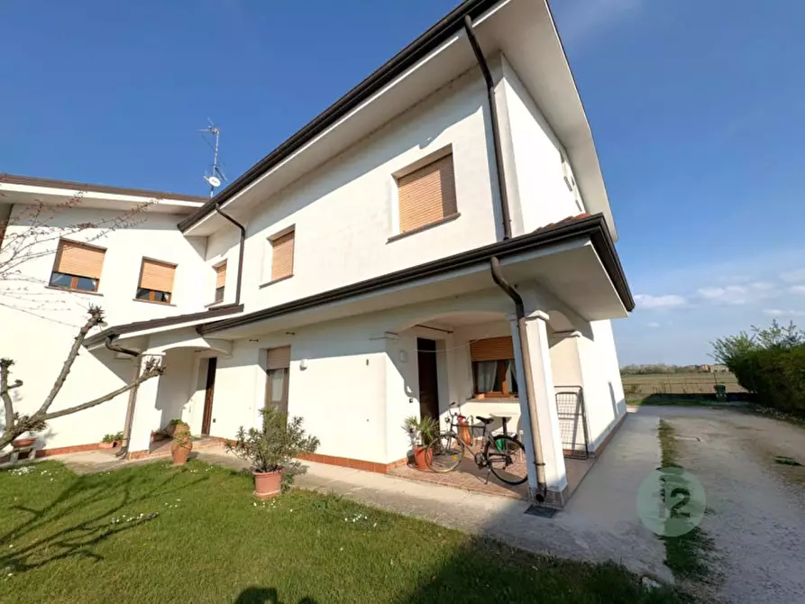Immagine 3 di Appartamento in vendita  in Via Quattrocase a Poggio Rusco