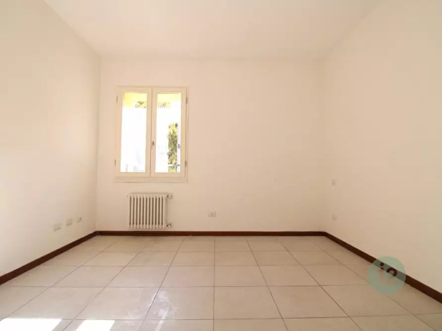 Immagine 9 di Appartamento in vendita  in Via Volturno a Mirandola