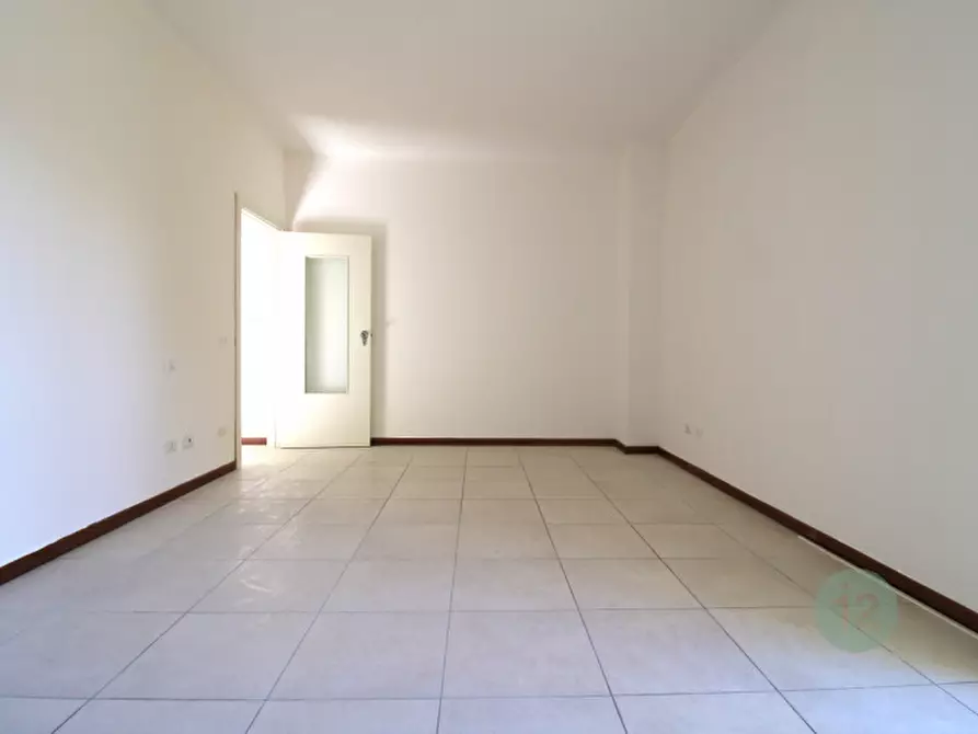 Immagine 10 di Appartamento in vendita  in Via Volturno a Mirandola