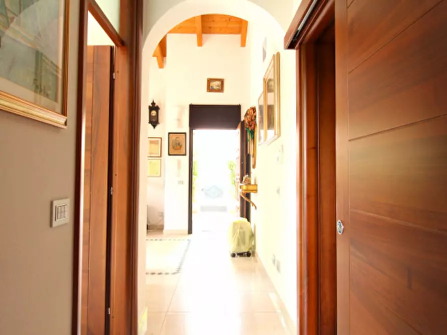 Immagine 8 di Casa bifamiliare in vendita  in Via lolli a Mirandola