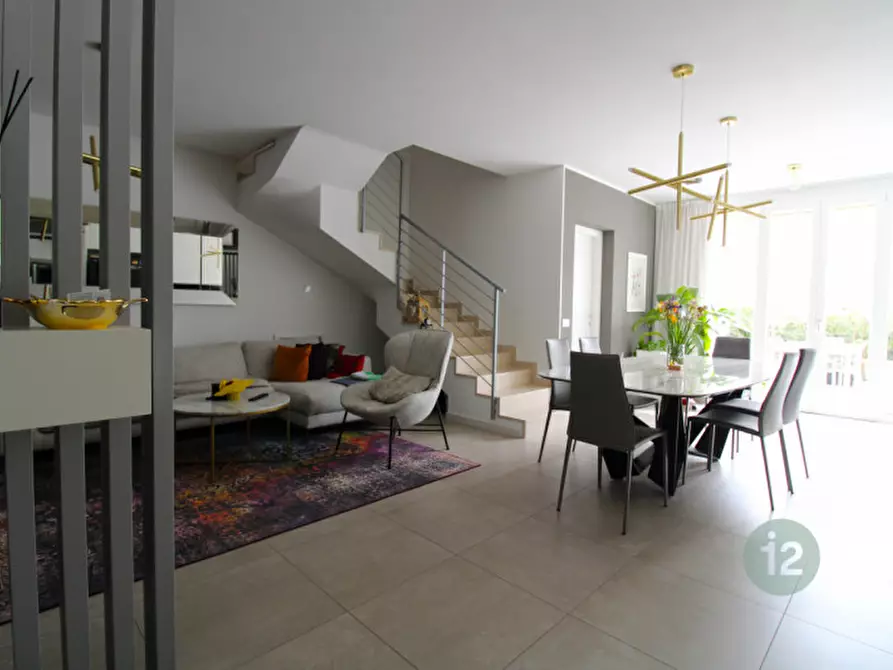 Immagine 2 di Casa bifamiliare in vendita  in Viale Giuseppe di Vittorio a San Prospero