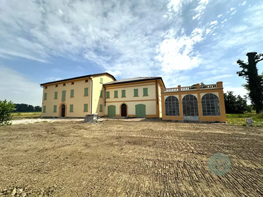 Immagine 1 di Villa in vendita  in Via Ernesto Papazzoni a Cavezzo