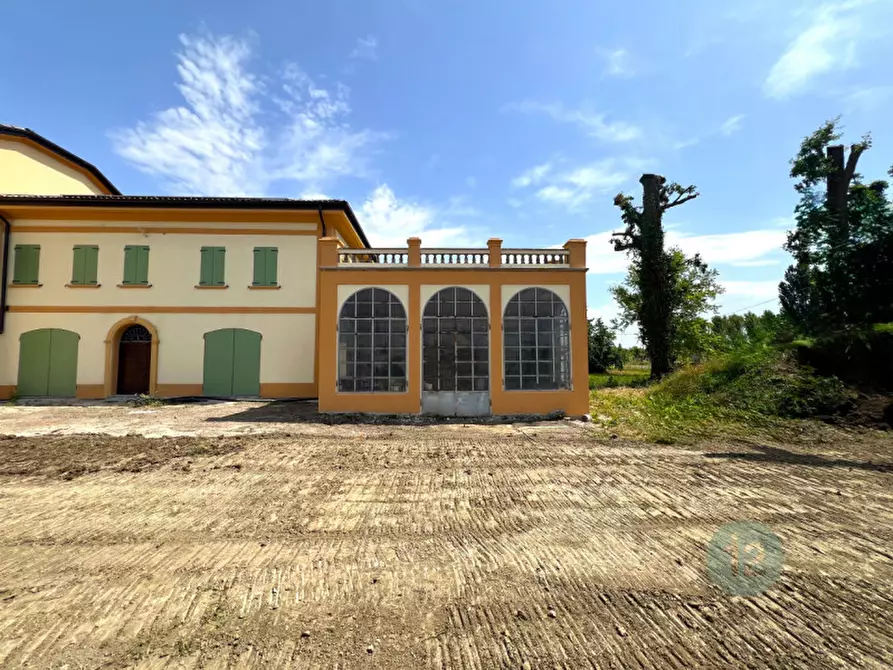 Immagine 2 di Villa in vendita  in Via Ernesto Papazzoni a Cavezzo