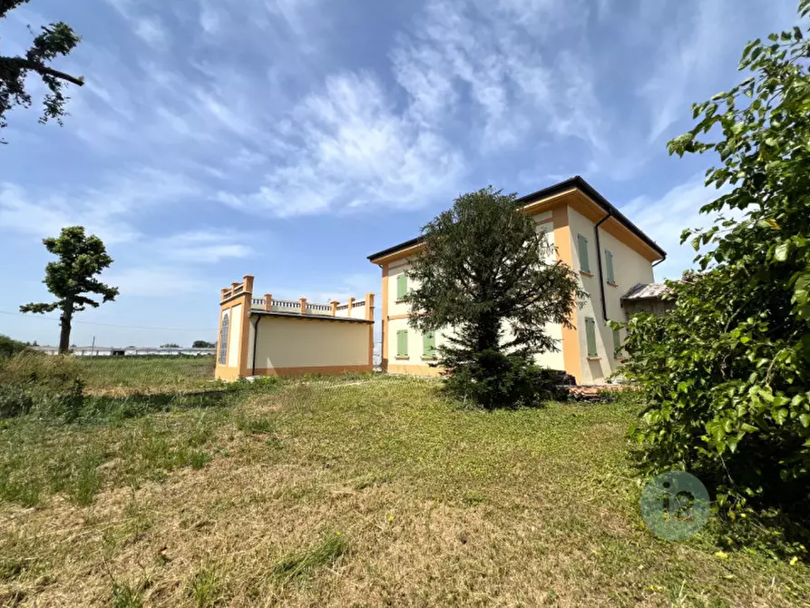 Immagine 5 di Villa in vendita  in Via Ernesto Papazzoni a Cavezzo