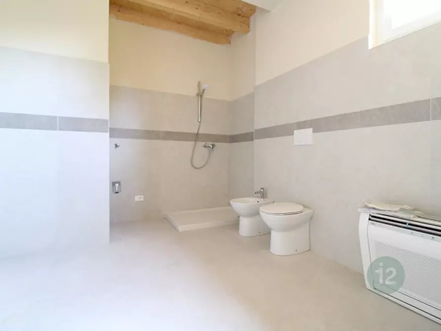Immagine 23 di Villa in vendita  in Via Ernesto Papazzoni a Cavezzo