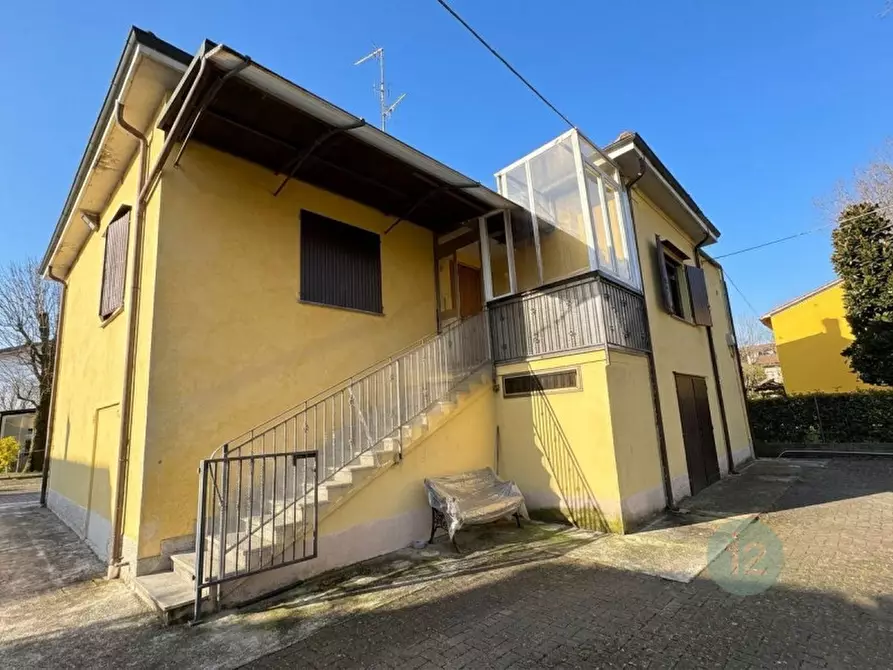 Immagine 1 di Casa indipendente in vendita  a Mirandola