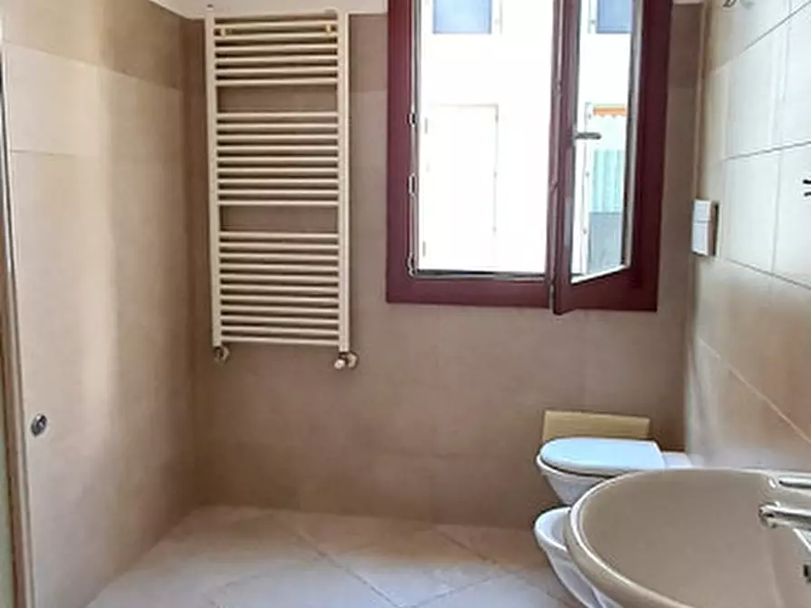 Immagine 10 di Appartamento in vendita  in Via Rigobello a San Vito Di Leguzzano