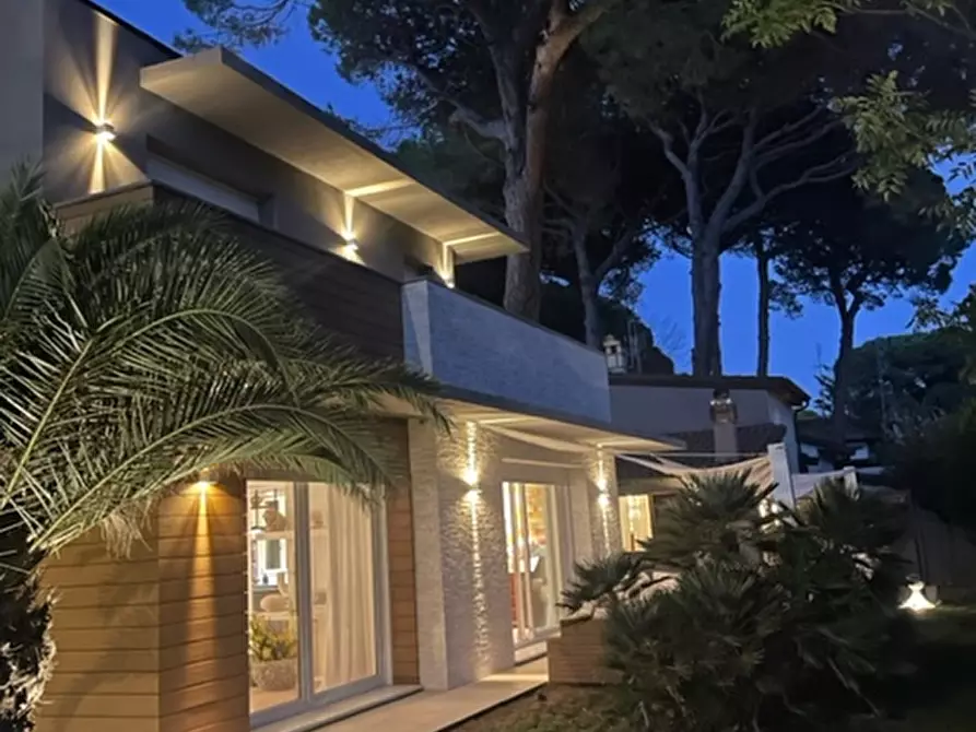 Immagine 1 di Villa in affitto  in Viale Milano 30 a Cervia