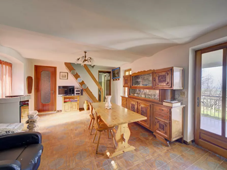 Immagine 1 di Casa indipendente in vendita  in Via Dagatti 4 a Envie