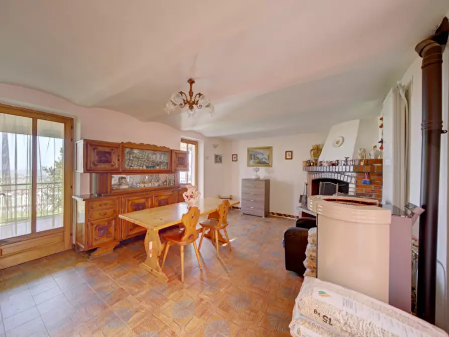 Immagine 2 di Casa indipendente in vendita  in Via Dagatti 4 a Envie