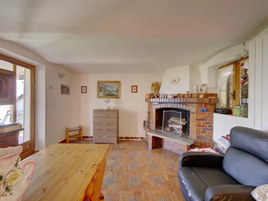 Immagine 3 di Casa indipendente in vendita  in Via Dagatti 4 a Envie