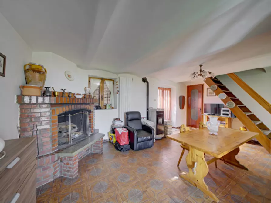 Immagine 4 di Casa indipendente in vendita  in Via Dagatti 4 a Envie