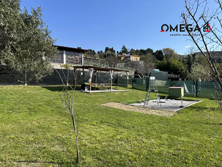 Immagine 2 di Terreno in vendita  in via Zarotti a Trieste
