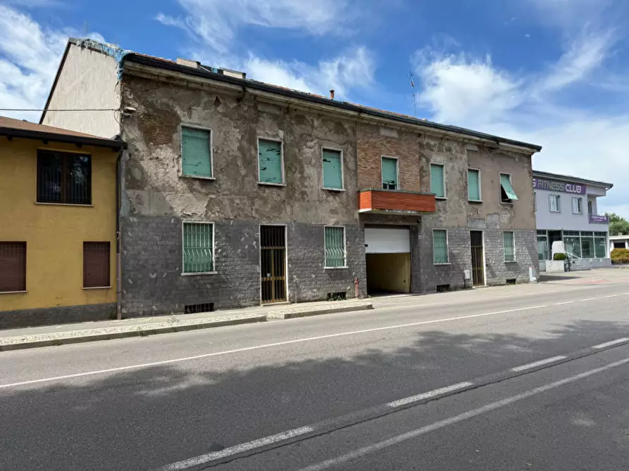 Immagine 1 di Palazzo in vendita  in Via Gian Pietro Clerici 32 a Gerenzano