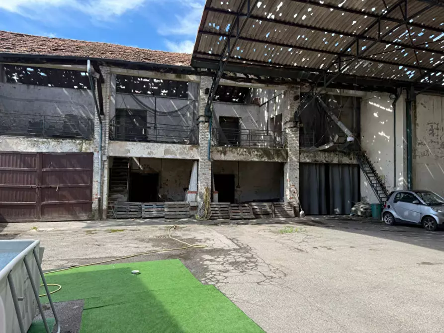 Immagine 12 di Palazzo in vendita  in Via Gian Pietro Clerici 32 a Gerenzano