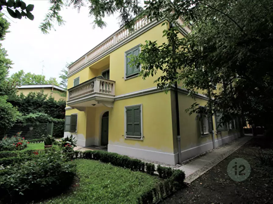Immagine 1 di Villa in vendita  in Via Anna Frank a Carpi