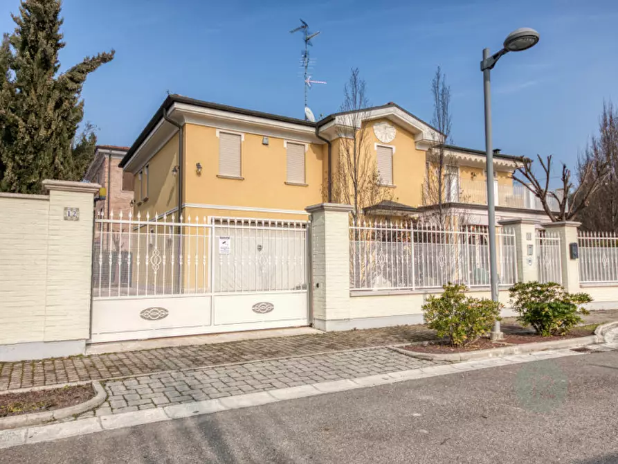 Immagine 1 di Villa in vendita  in Via Franklin Delano Roosevelt 47 a Carpi