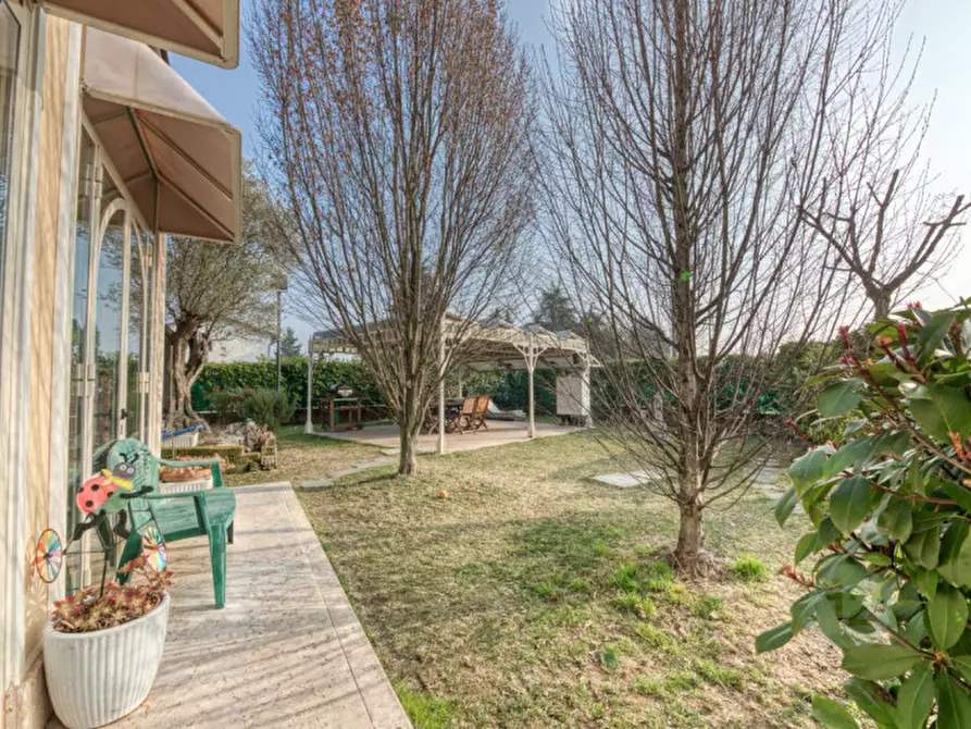 Immagine 2 di Villa in vendita  in Via Franklin Delano Roosevelt 47 a Carpi