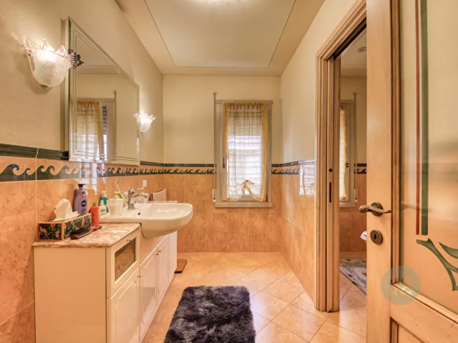 Immagine 12 di Villa in vendita  in Via Franklin Delano Roosevelt 47 a Carpi