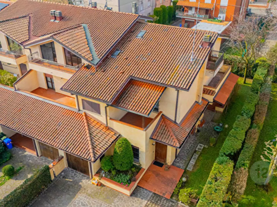 Immagine 1 di Villa in vendita  in Via Marcello Malpighi a Carpi