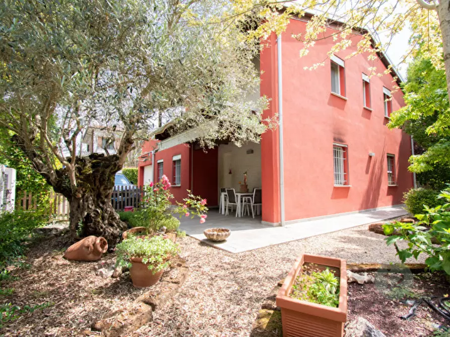 Immagine 1 di Casa bifamiliare in vendita  in Via Franklin Delano Roosevelt 47 a Carpi