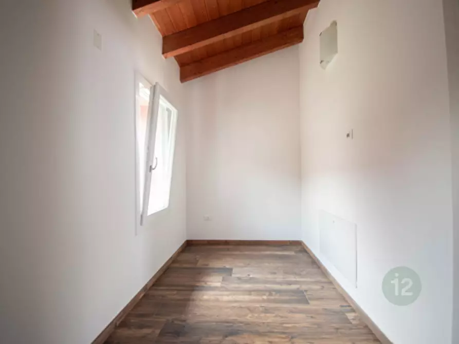 Immagine 11 di Casa bifamiliare in vendita  in Via Franklin Delano Roosevelt 47 a Carpi