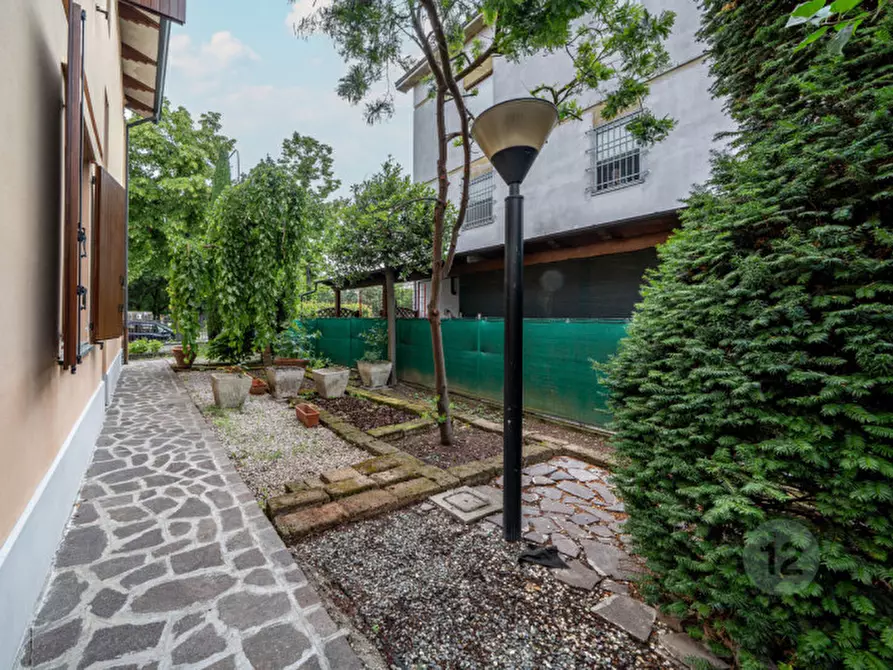 Immagine 3 di Casa indipendente in vendita  in Piazza Delia Gasparini 11 a Carpi