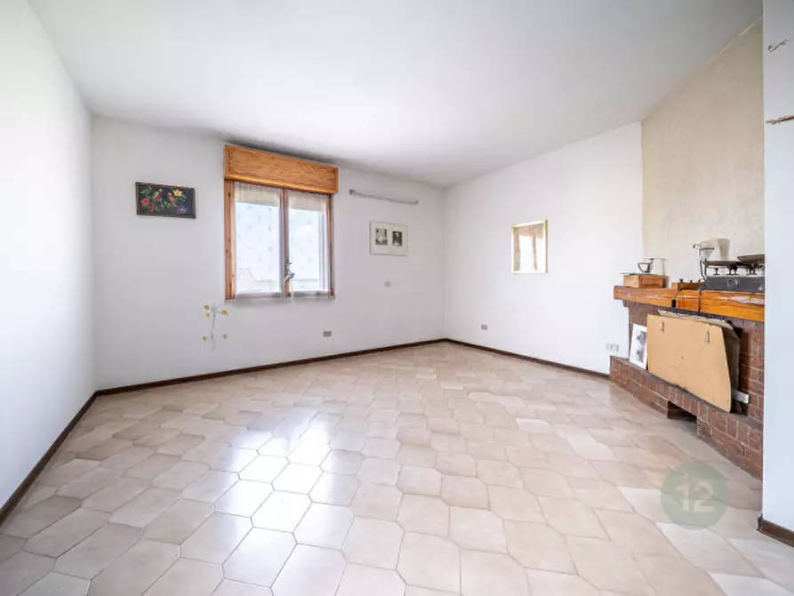 Immagine 2 di Appartamento in vendita  in Via Elio Vittorini a Carpi