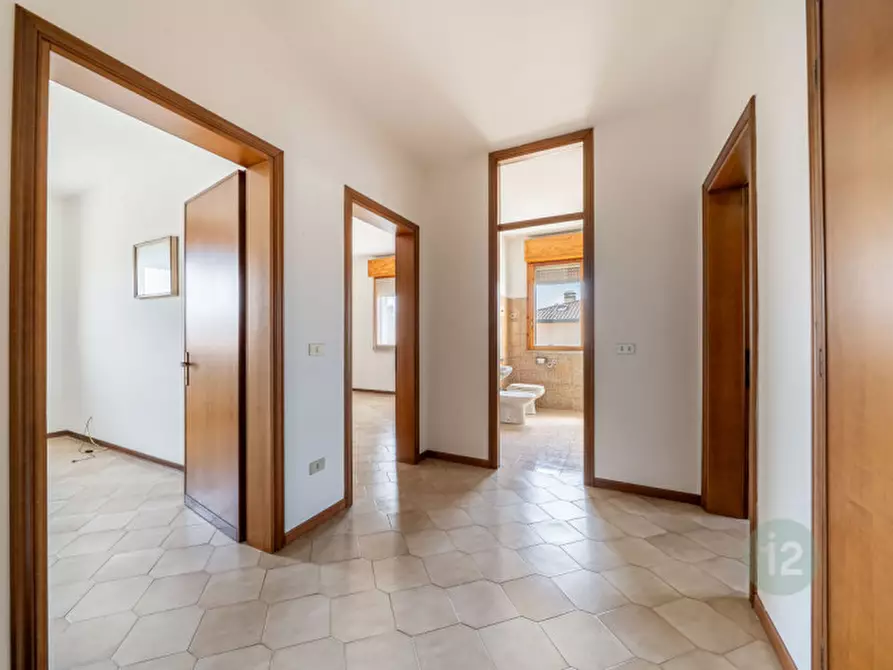 Immagine 8 di Appartamento in vendita  in Via Elio Vittorini a Carpi