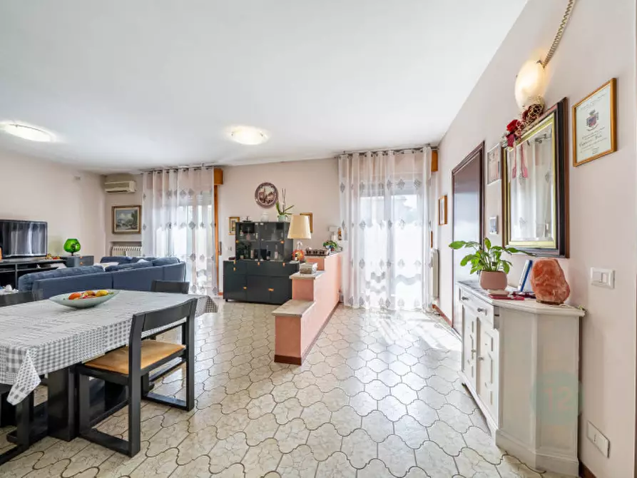 Immagine 8 di Casa bifamiliare in vendita  in Via Ugo Miselli 12 a Carpi