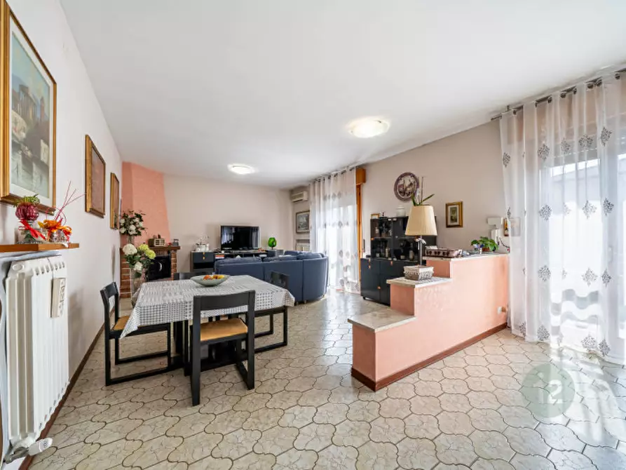 Immagine 11 di Casa bifamiliare in vendita  in Via Ugo Miselli 12 a Carpi