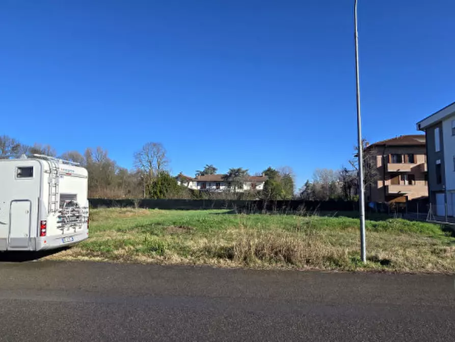 Immagine 3 di Terreno in vendita  in Via della Costituzione a Carpi