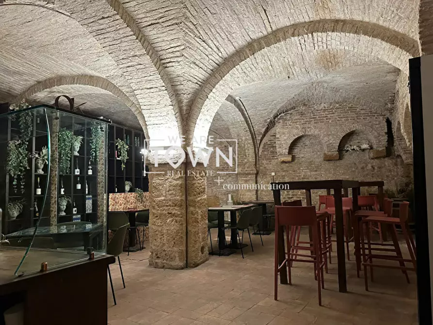 Immagine 1 di Negozio in vendita  in Corso Giuseppe Mazzini 7 a Ancona